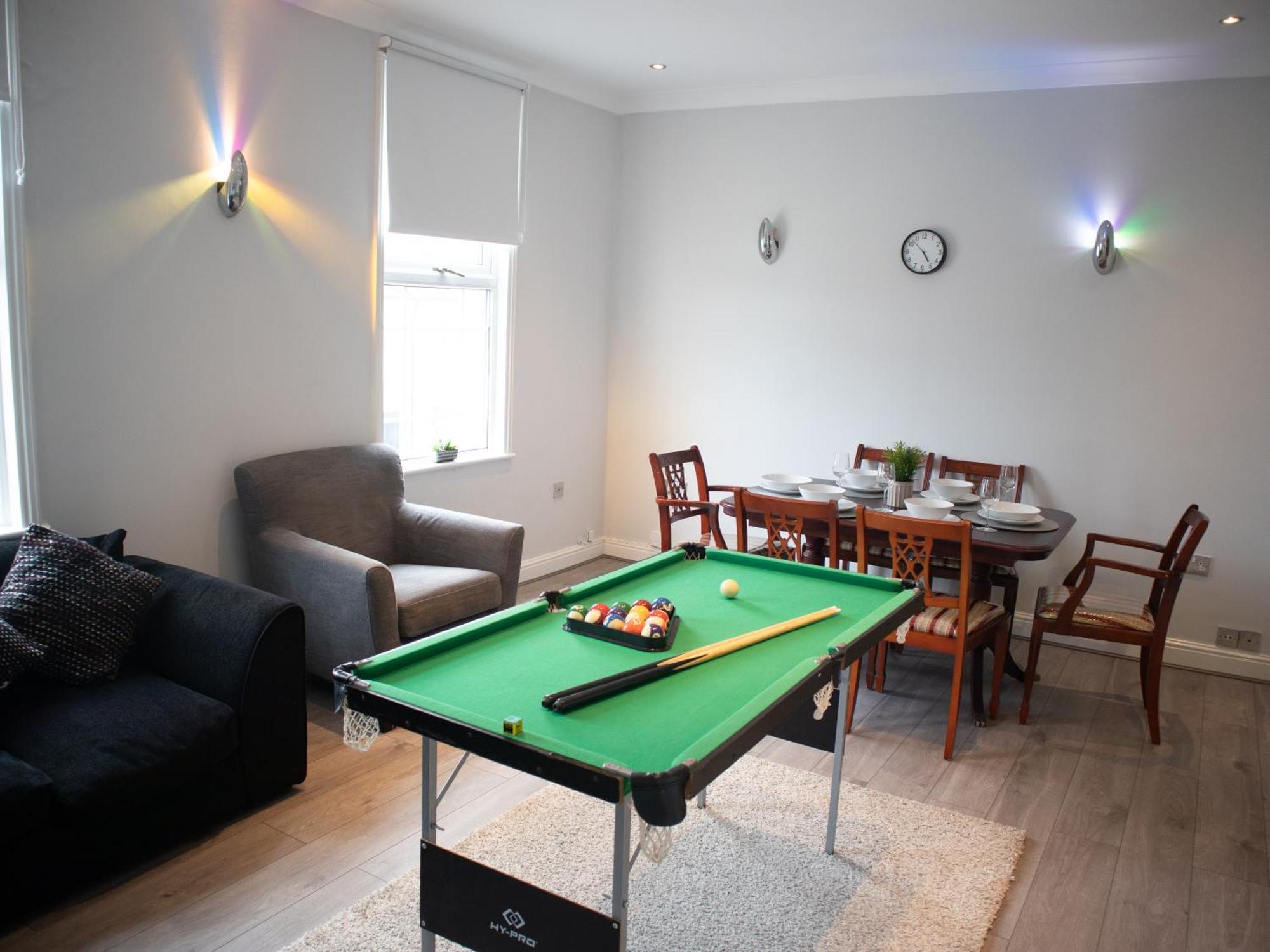 Апартаменты Bright Private Terrace - Free Private Parking - Tv - Wifi - Netflix Кройдон Экстерьер фото